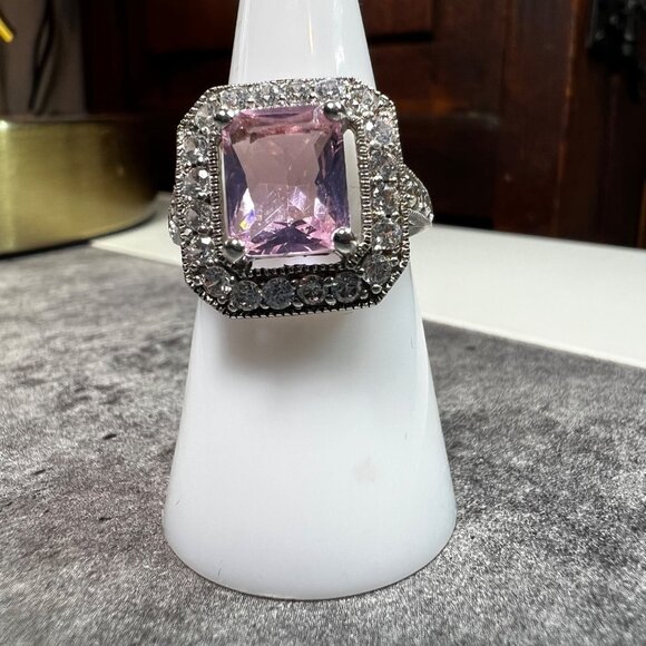 Ring Bomb Party Ring, NWOT, size 7 pink gemstone silver color band - Picture 5 of 5